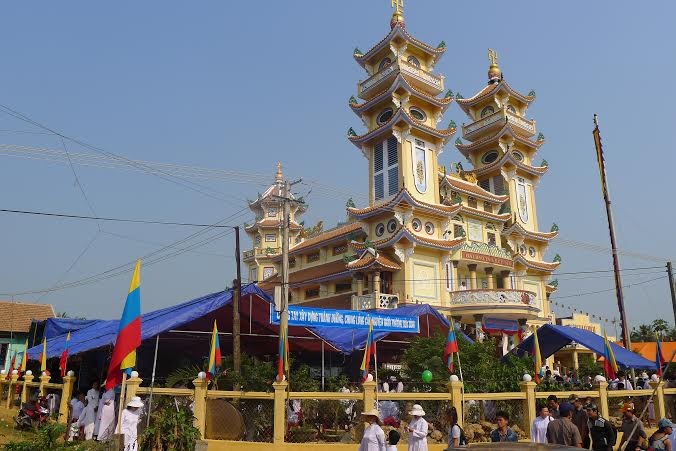 Quang Ngai province: Ve Long Trung Caodai parish inaugurates its oratory